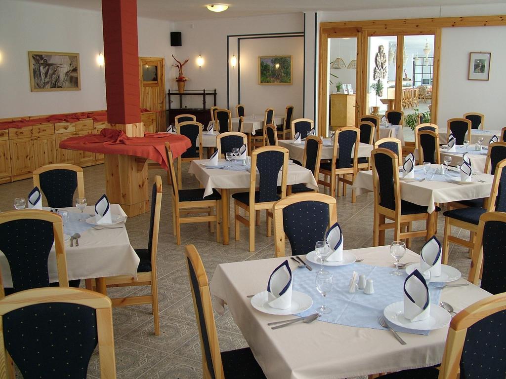 Hotel Lido Balatonlelle Restaurante foto